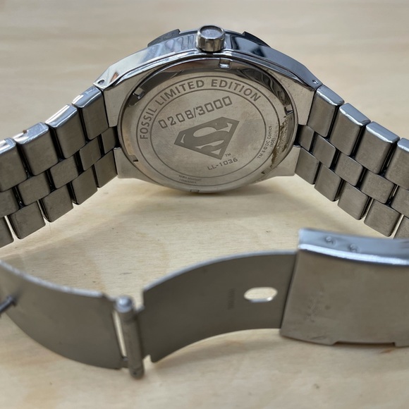 Fossil Limited Edition Superman Watch LL1036 - Picture 3 of 4